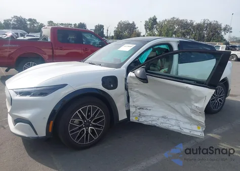 2024 Ford Mustang Mach-E Premium из США, поврежденный, VIN 3FMTK3R40RMA20625